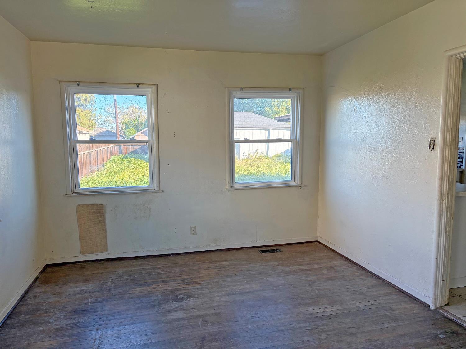 397 Hoover St, Coalinga, CA 93210