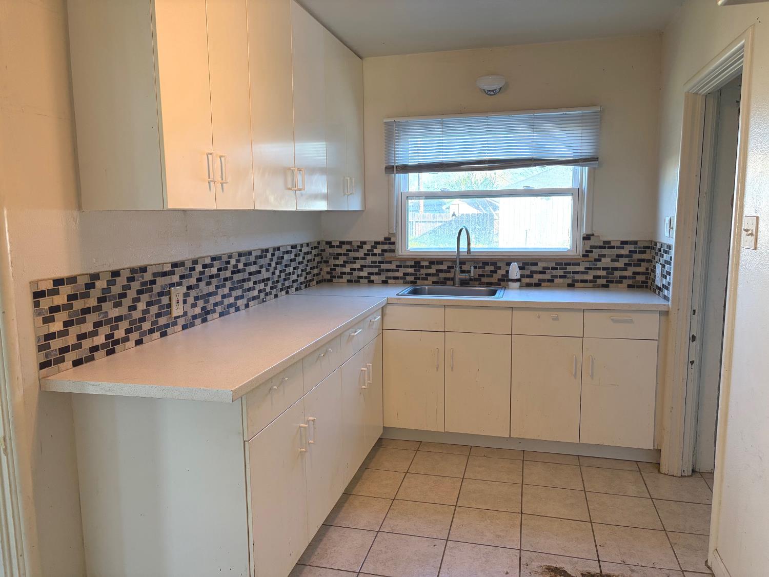 397 Hoover St, Coalinga, CA 93210