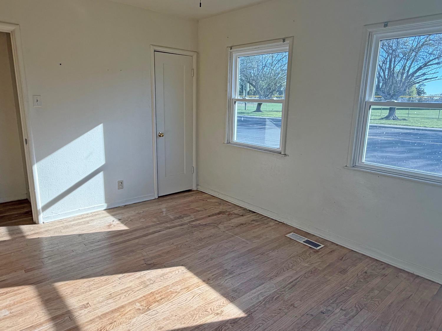 397 Hoover St, Coalinga, CA 93210