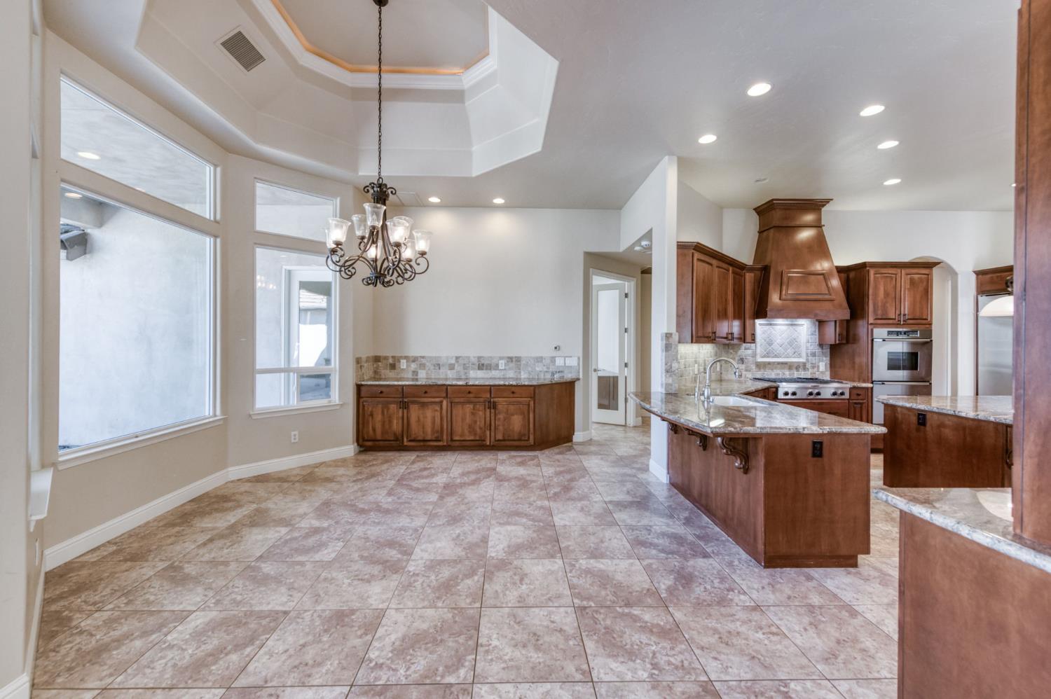 10746 N Falcon Faire Dr, Fresno, CA 93730