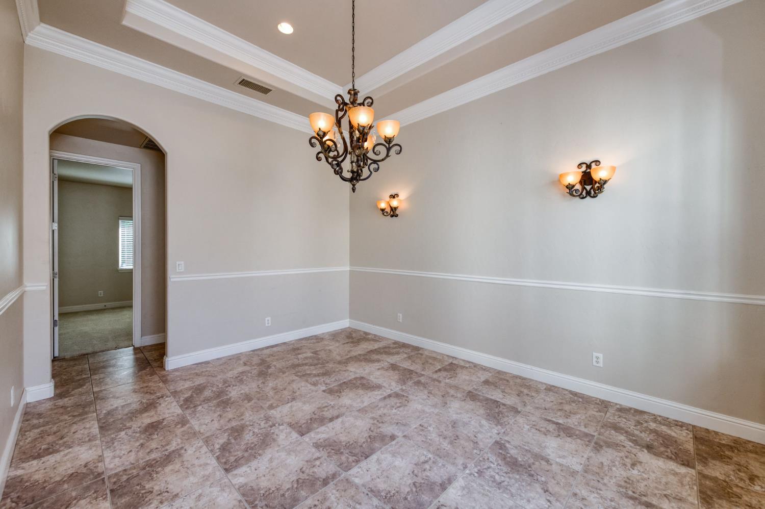 10746 N Falcon Faire Dr, Fresno, CA 93730