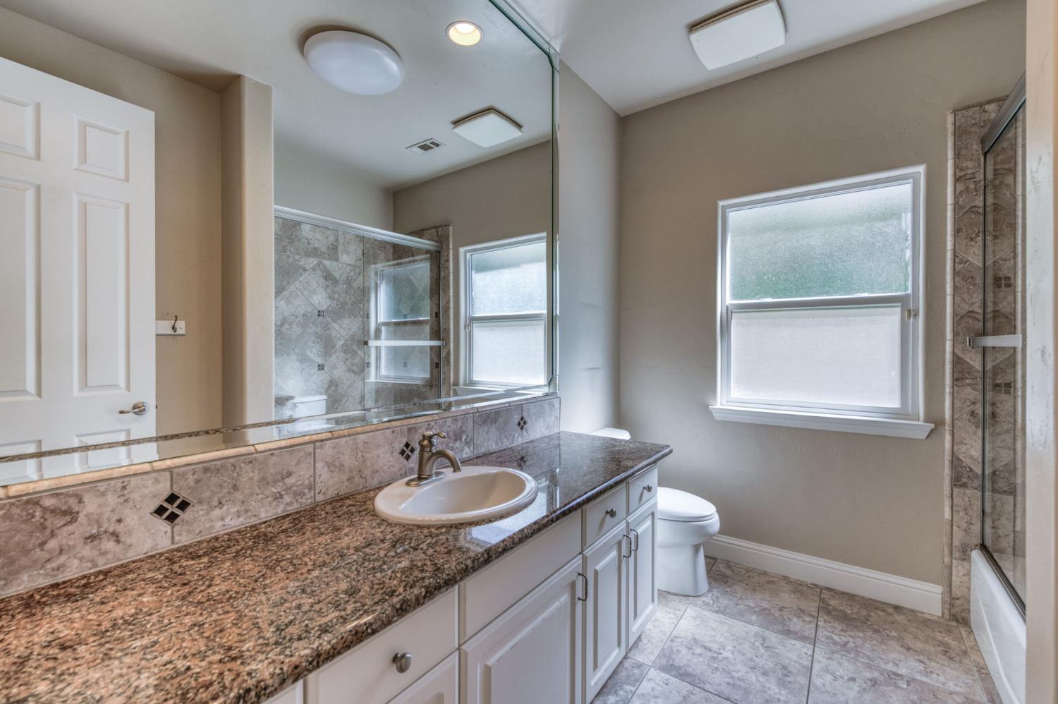 10746 N Falcon Faire Dr, Fresno, CA 93730