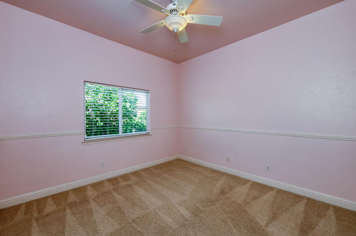 10746 N Falcon Faire Dr, Fresno, CA 93730