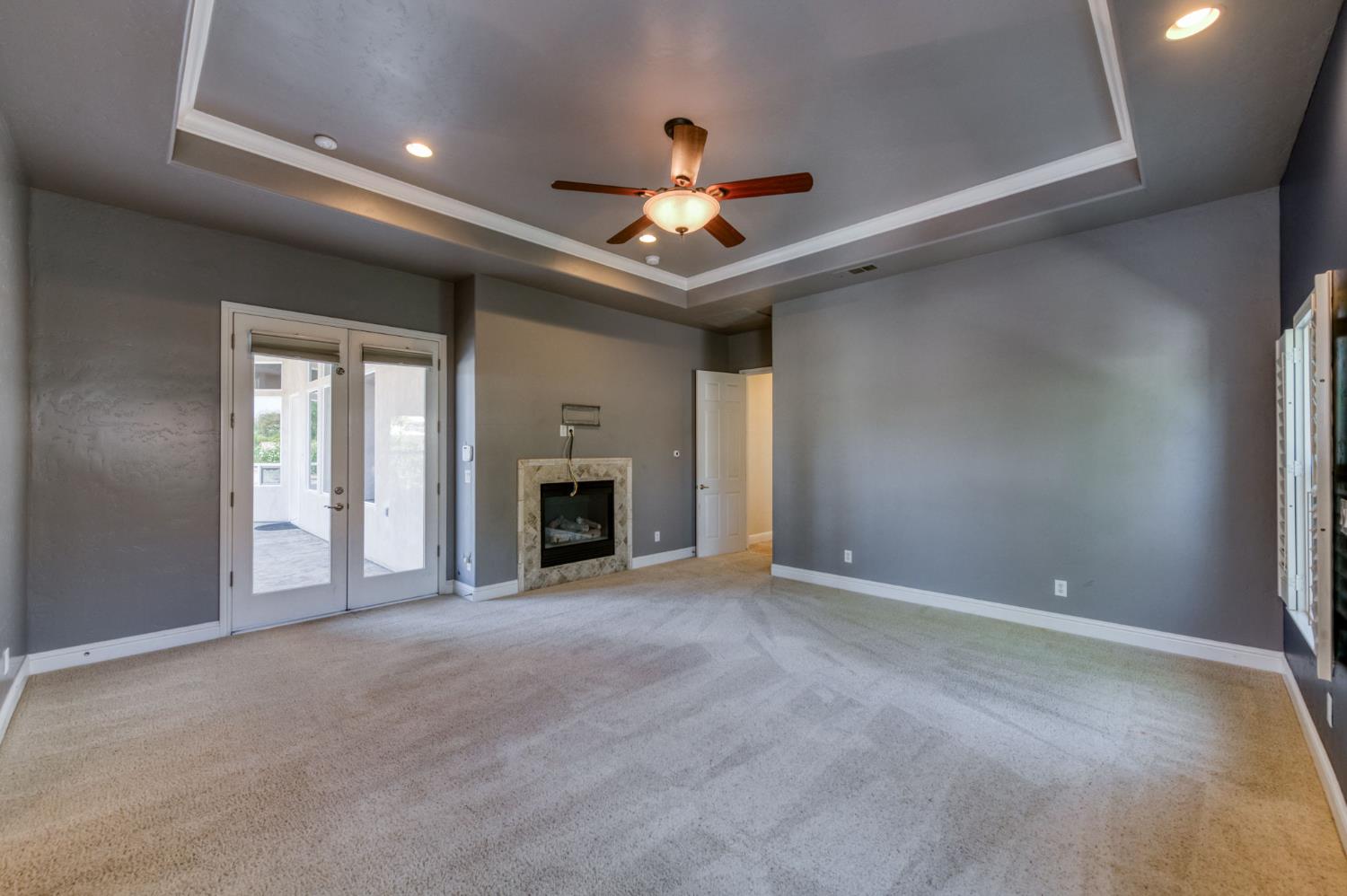 10746 N Falcon Faire Dr, Fresno, CA 93730