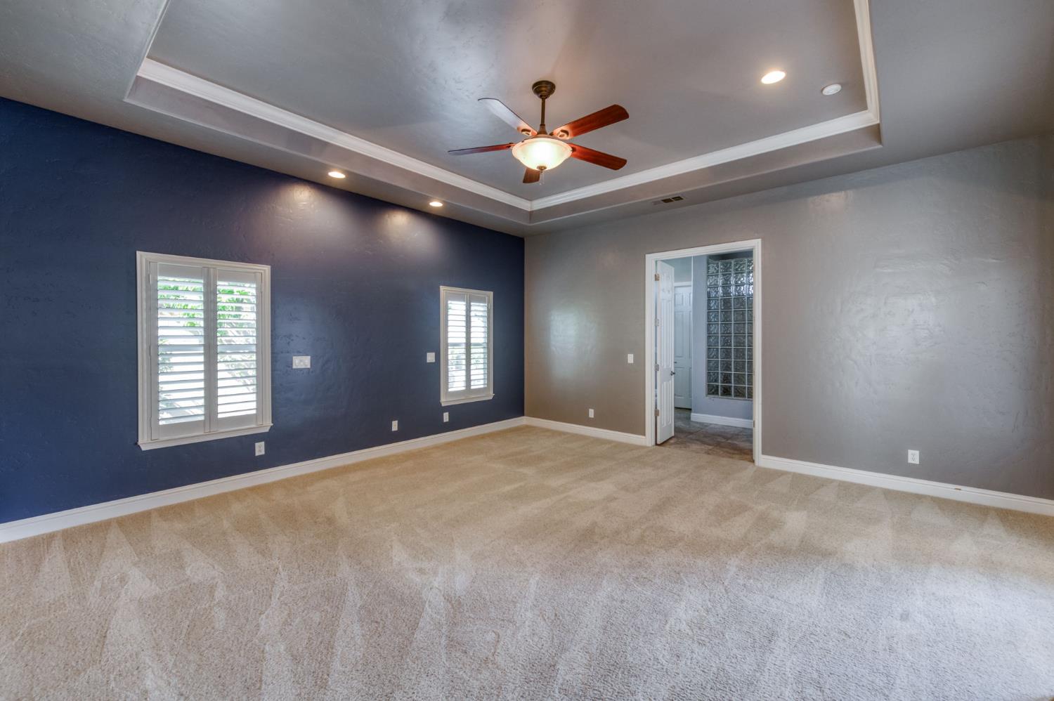 10746 N Falcon Faire Dr, Fresno, CA 93730