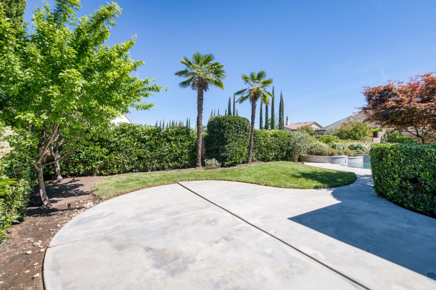 10746 N Falcon Faire Dr, Fresno, CA 93730