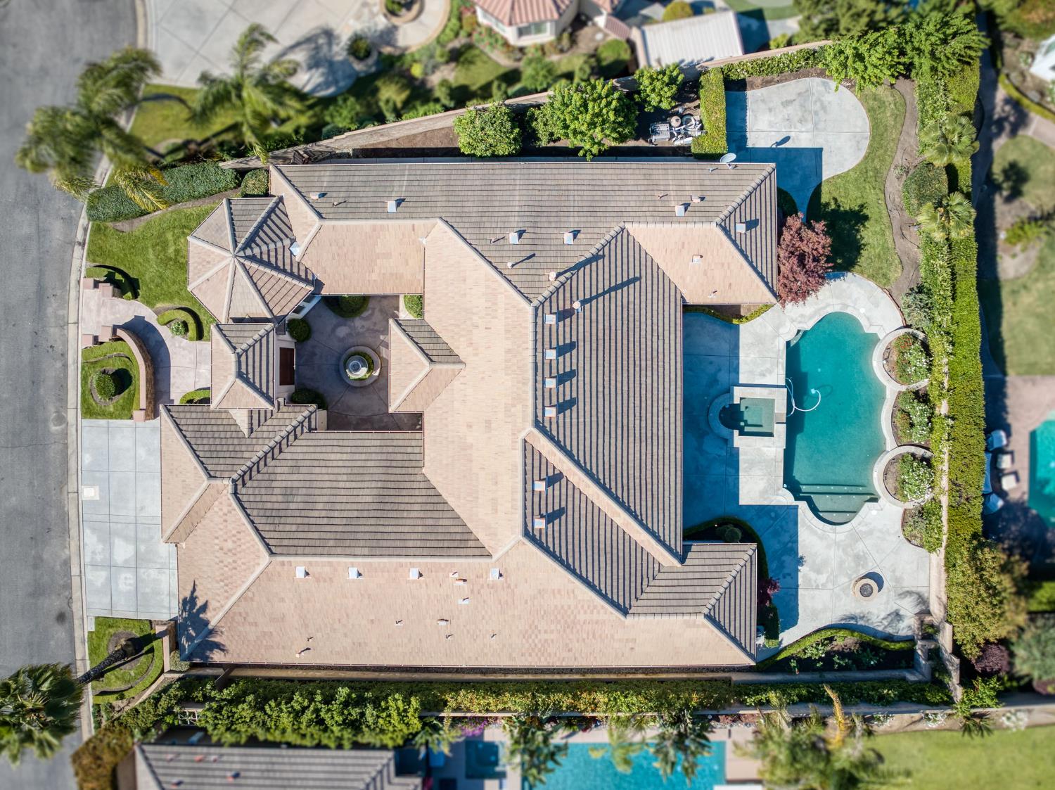 10746 N Falcon Faire Dr, Fresno, CA 93730