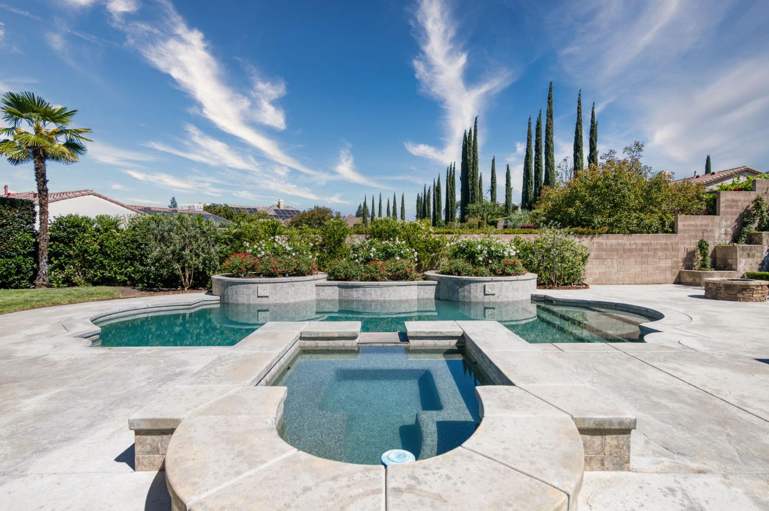 10746 N Falcon Faire Dr, Fresno, CA 93730