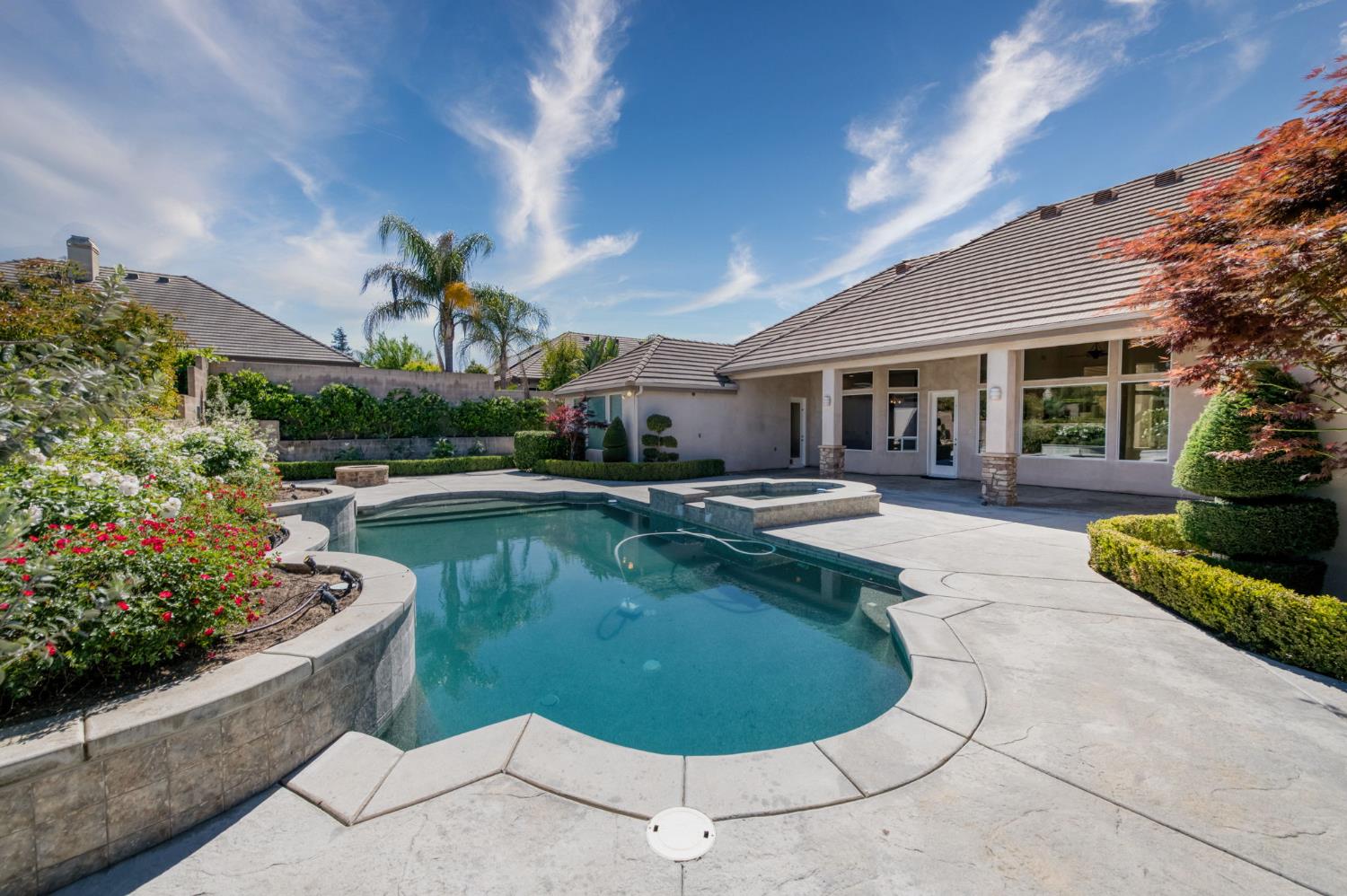 10746 N Falcon Faire Dr, Fresno, CA 93730