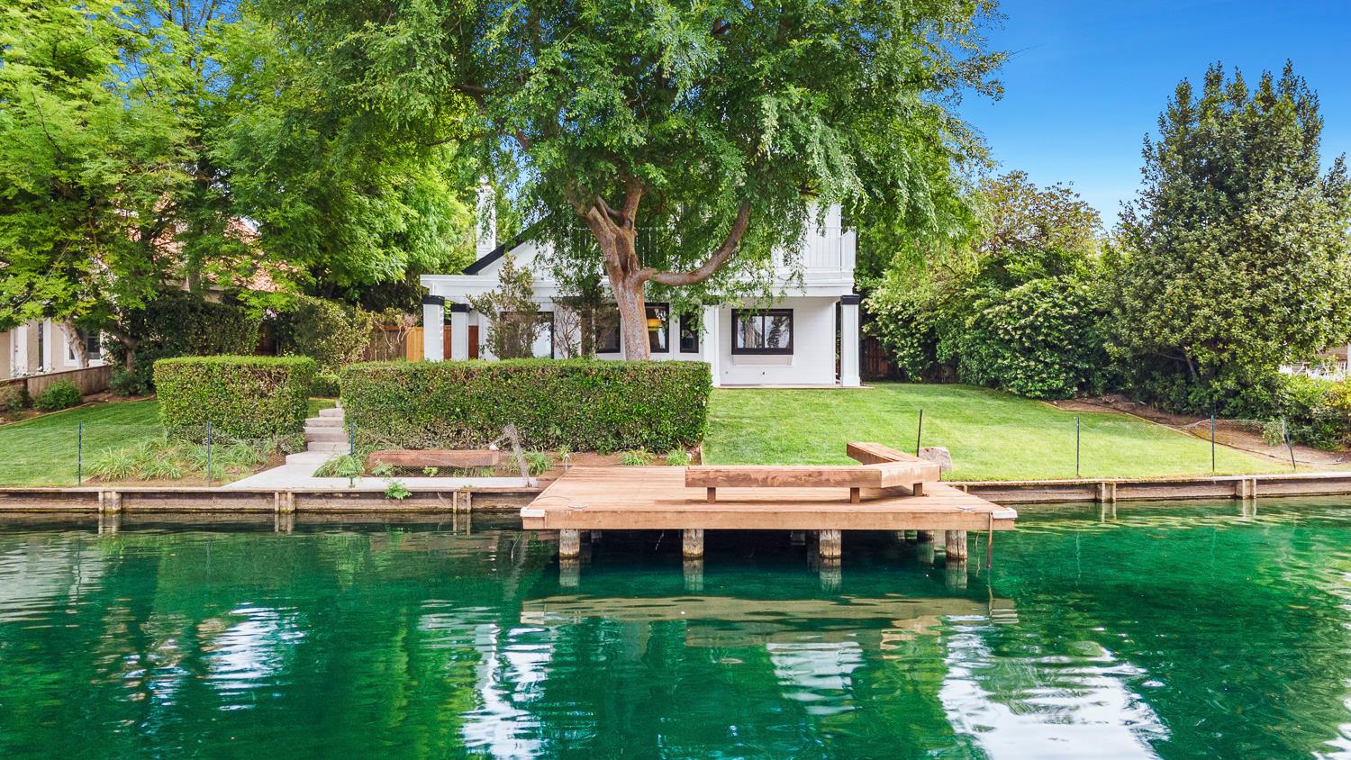 637 E Pintail Cir, Fresno, CA 93730