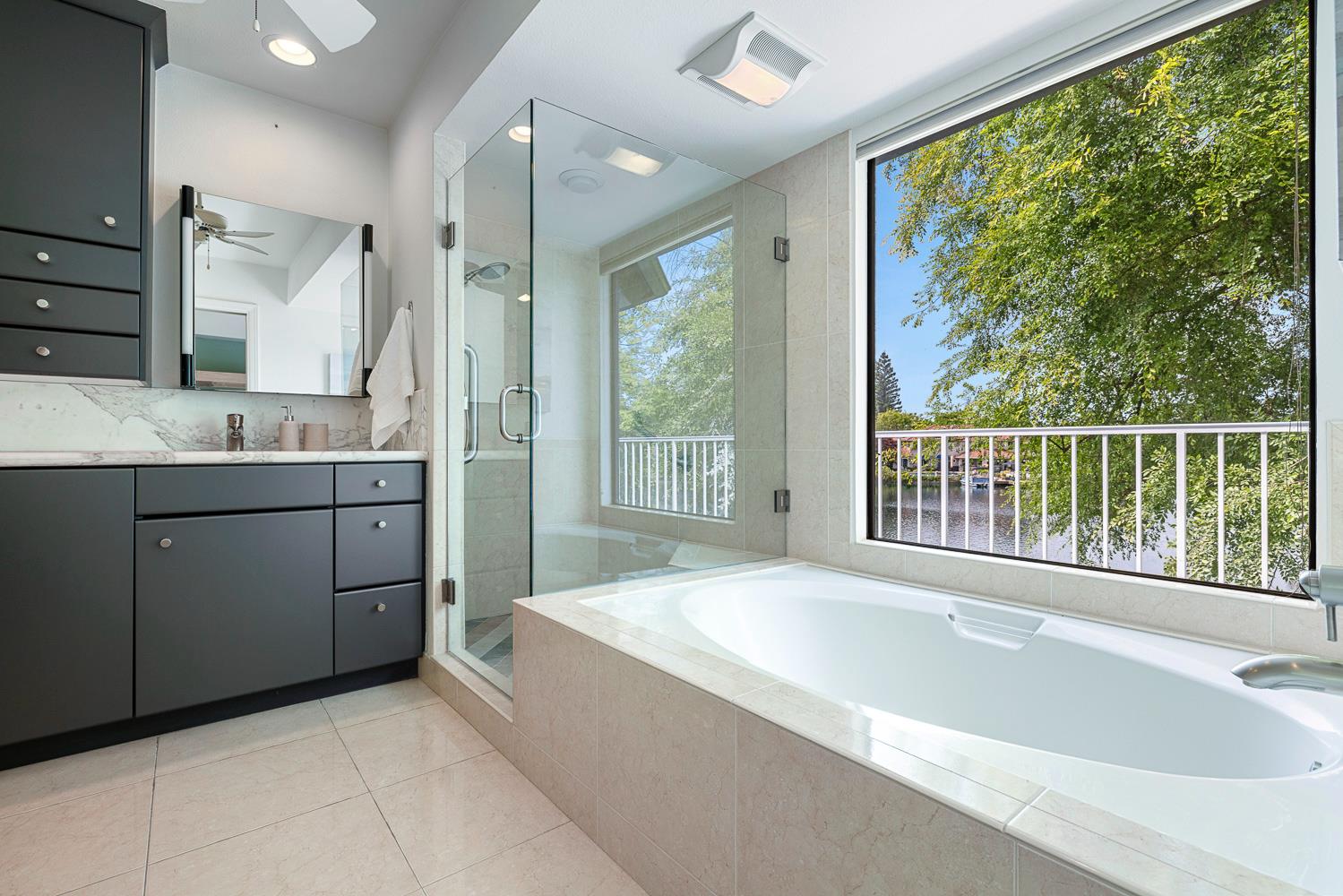 637 E Pintail Cir, Fresno, CA 93730