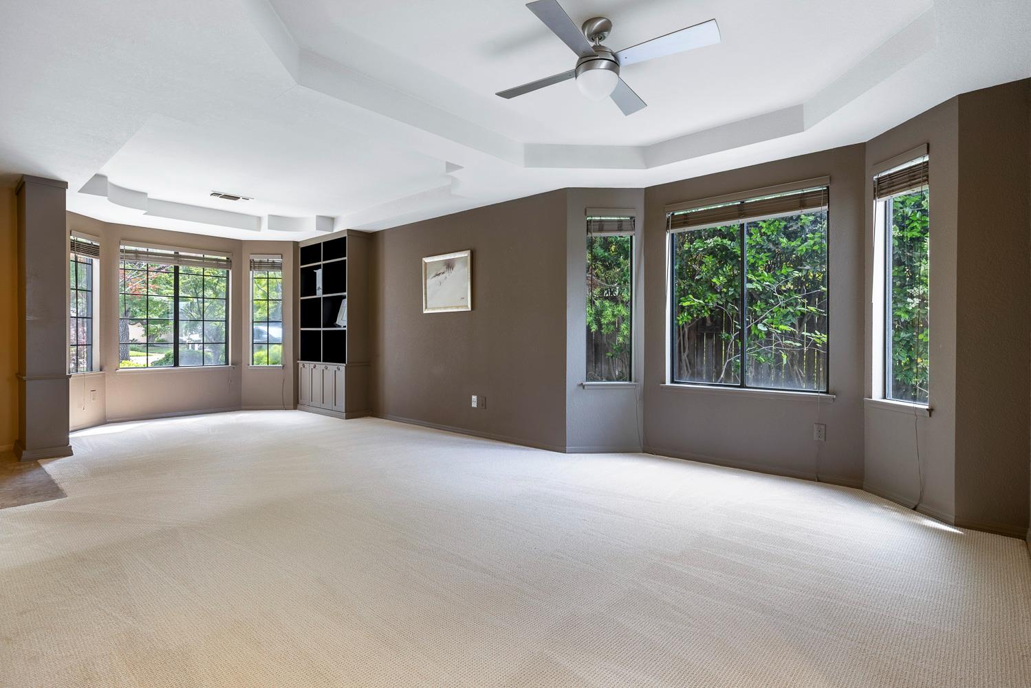 637 E Pintail Cir, Fresno, CA 93730