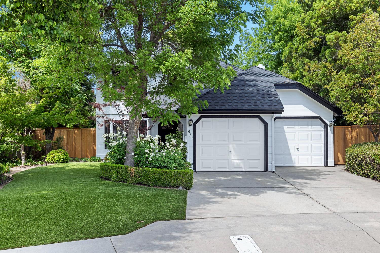 637 E Pintail Cir, Fresno, CA 93730