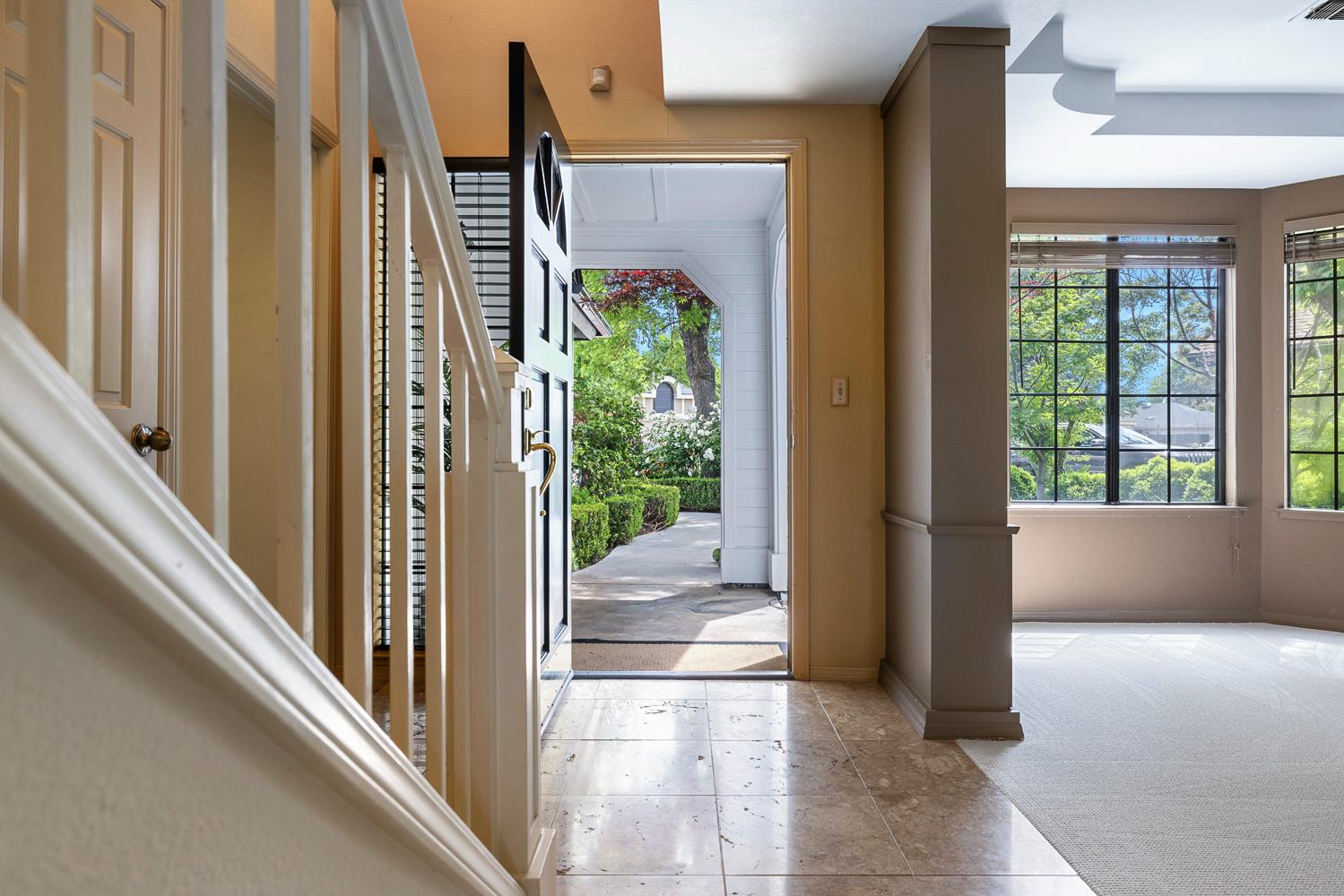 637 E Pintail Cir, Fresno, CA 93730