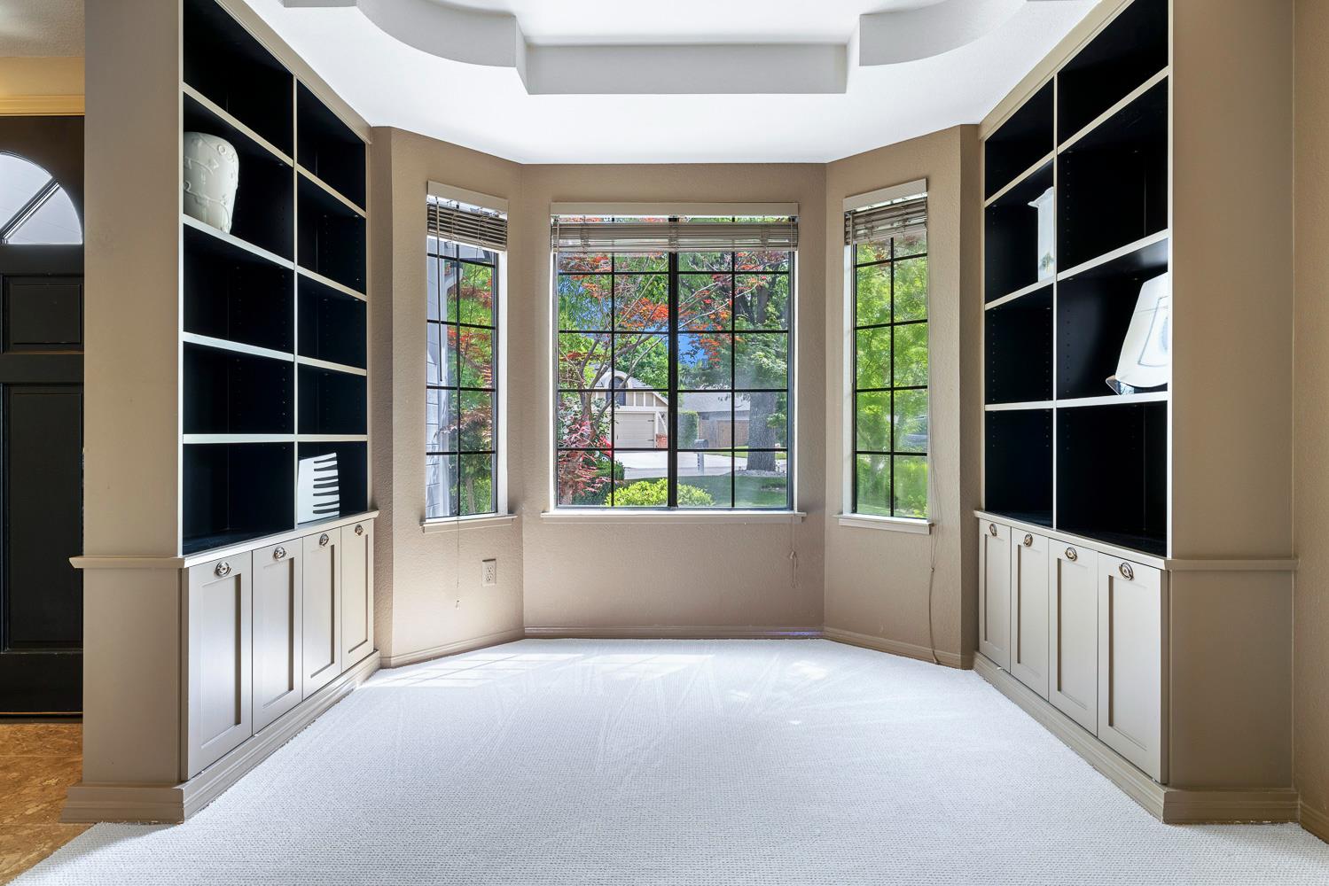 637 E Pintail Cir, Fresno, CA 93730