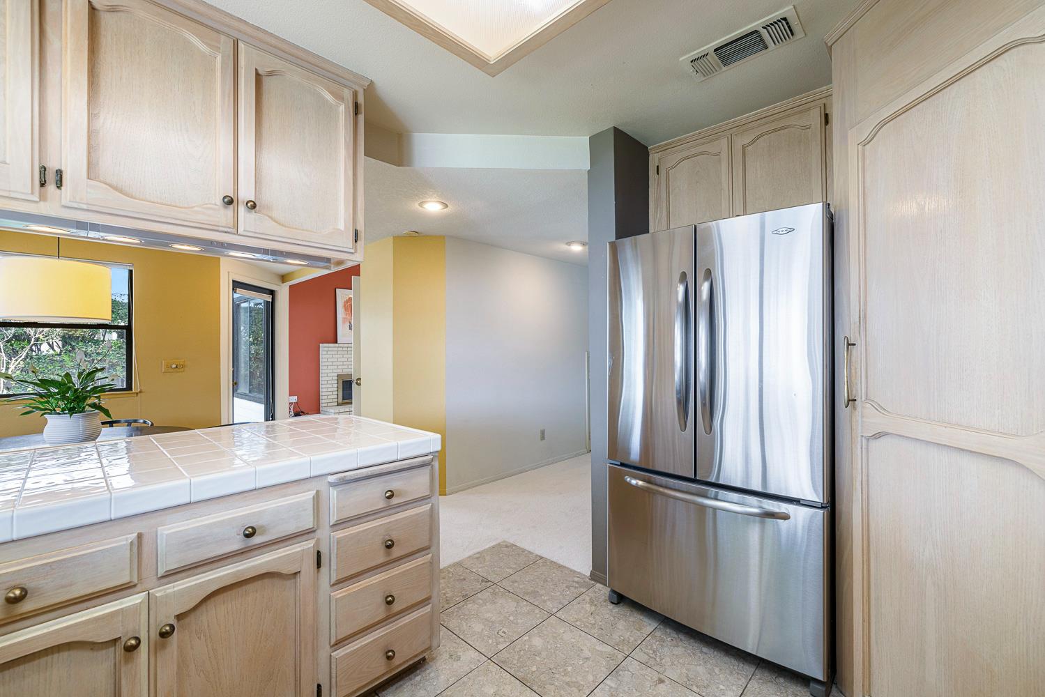 637 E Pintail Cir, Fresno, CA 93730