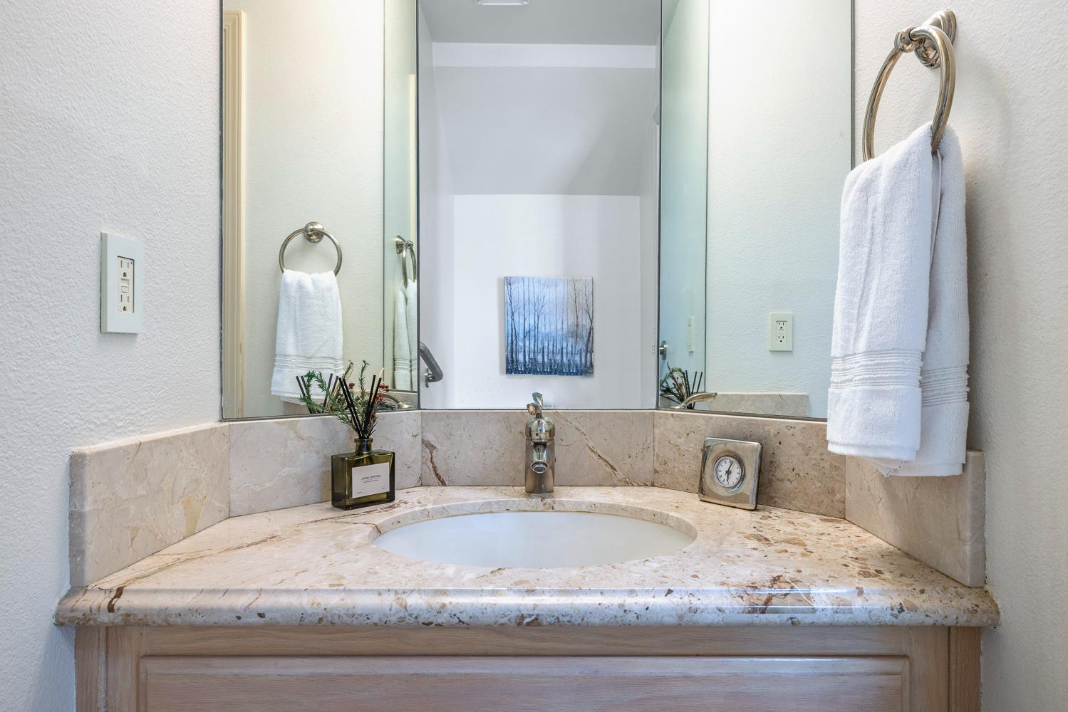 637 E Pintail Cir, Fresno, CA 93730