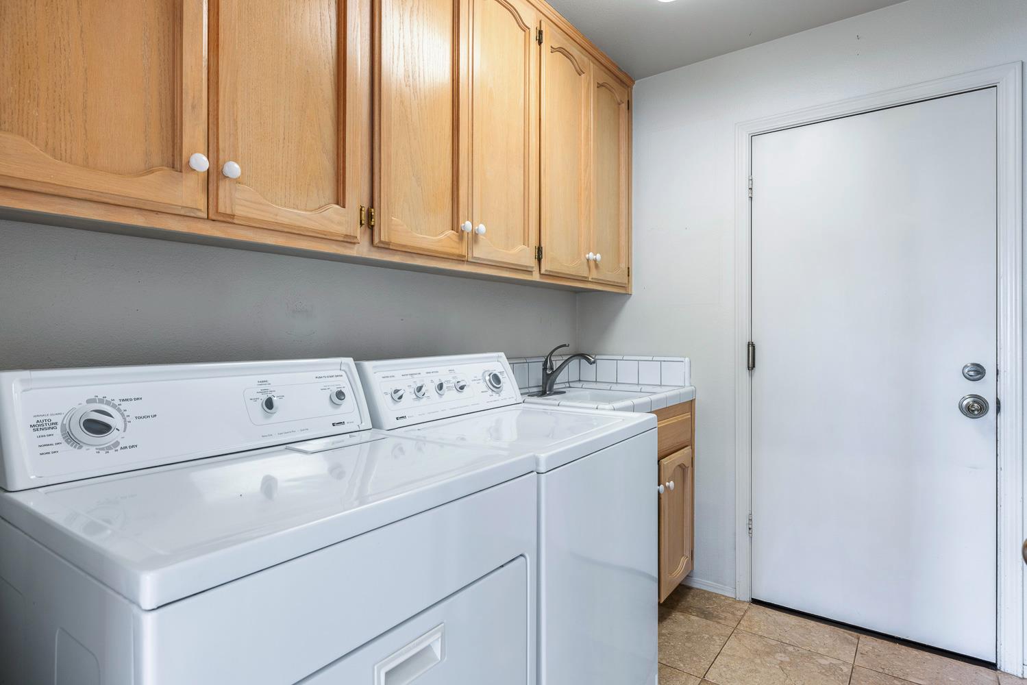 637 E Pintail Cir, Fresno, CA 93730