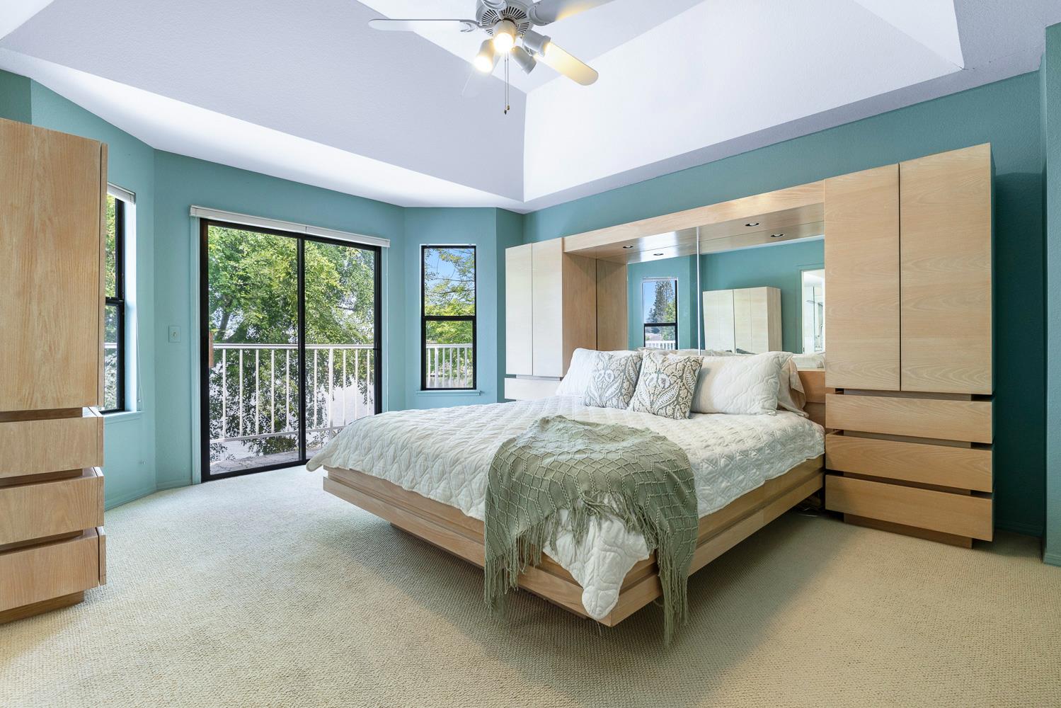 637 E Pintail Cir, Fresno, CA 93730