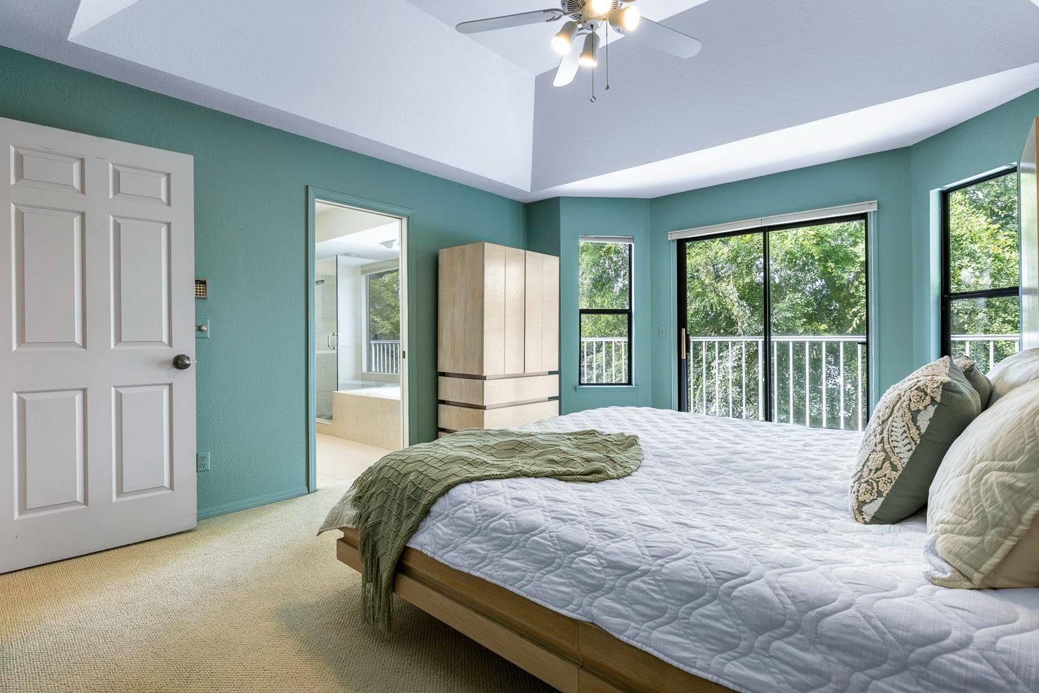 637 E Pintail Cir, Fresno, CA 93730