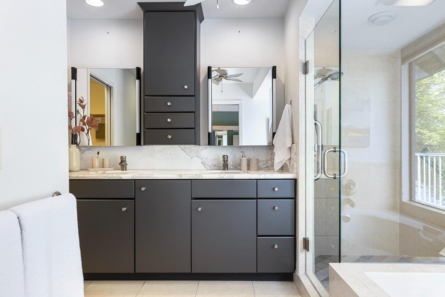 637 E Pintail Cir, Fresno, CA 93730