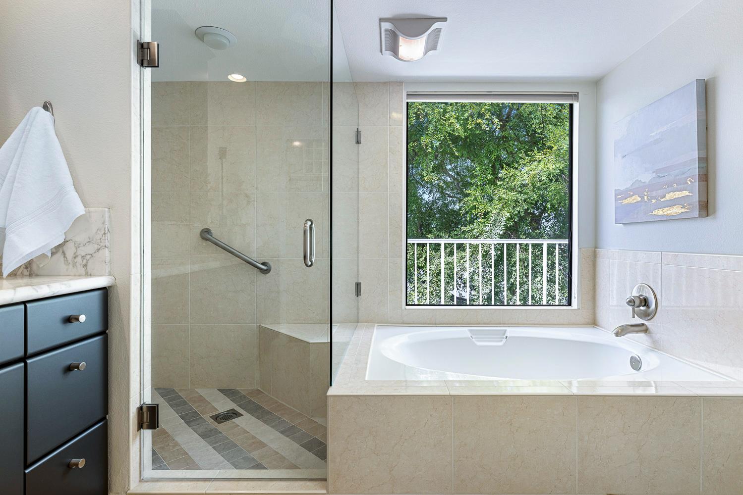 637 E Pintail Cir, Fresno, CA 93730