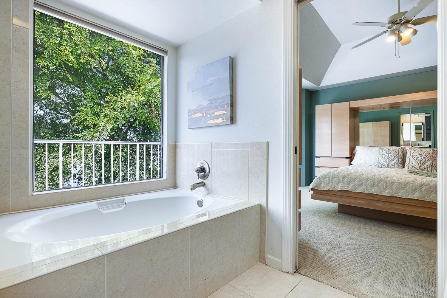 637 E Pintail Cir, Fresno, CA 93730