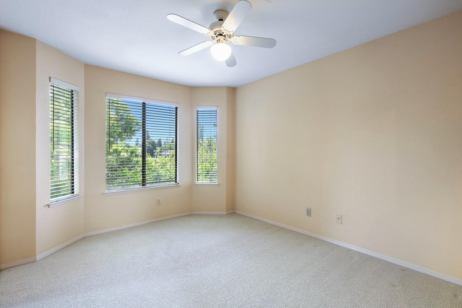 637 E Pintail Cir, Fresno, CA 93730