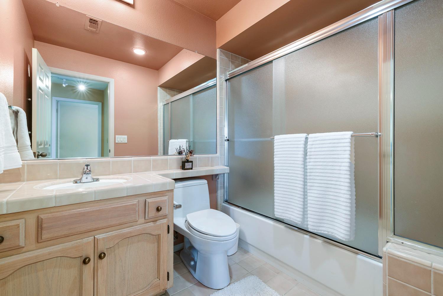 637 E Pintail Cir, Fresno, CA 93730