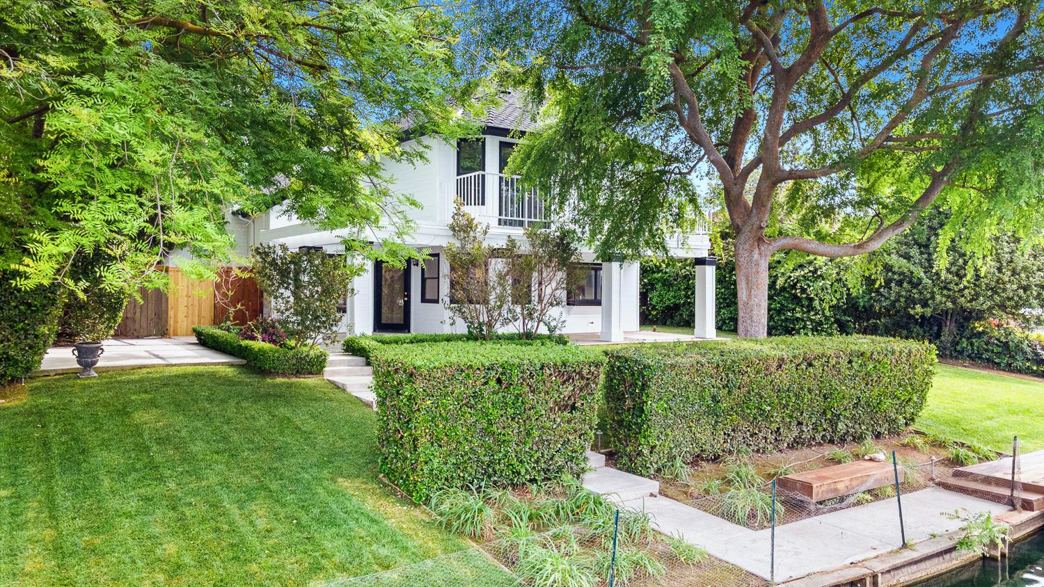 637 E Pintail Cir, Fresno, CA 93730