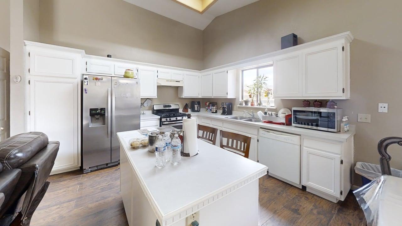 1728 Saltbrush Ave, Coalinga, CA 93210