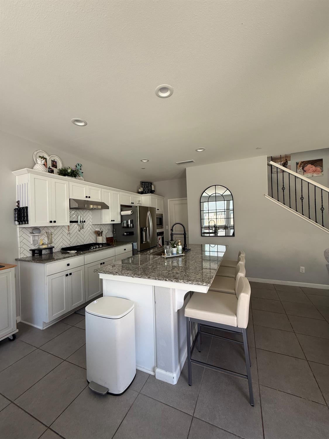 6347 N Alta Vista Ln, Fresno, CA 93722