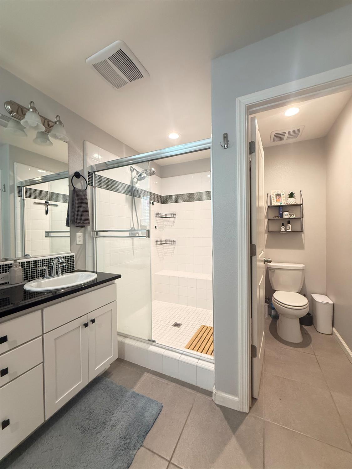 6347 N Alta Vista Ln, Fresno, CA 93722