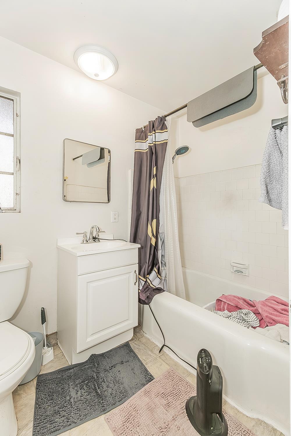 805 807 809 E Andrews Ave, Fresno, CA 93704