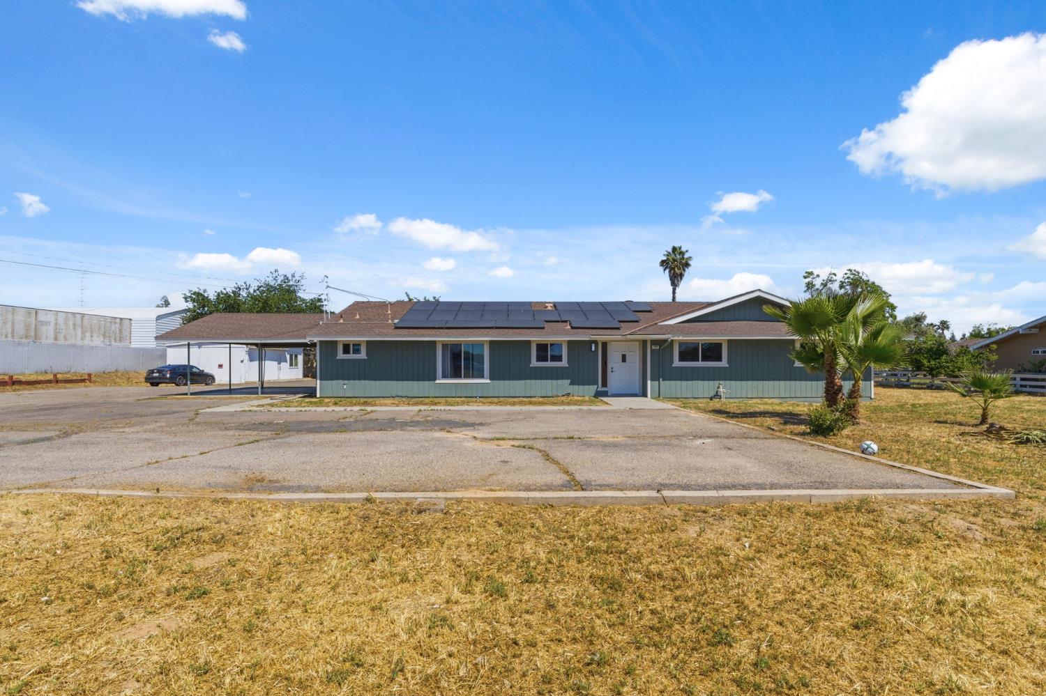 5792 W Olive Ave, Fresno, CA 93722