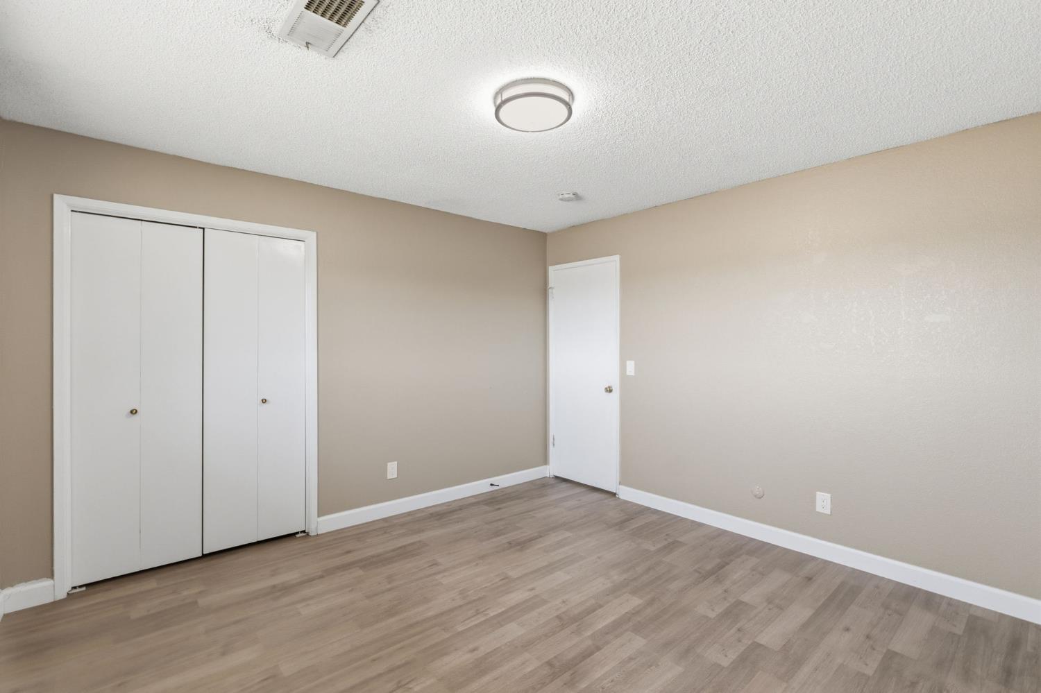 5792 W Olive Ave, Fresno, CA 93722