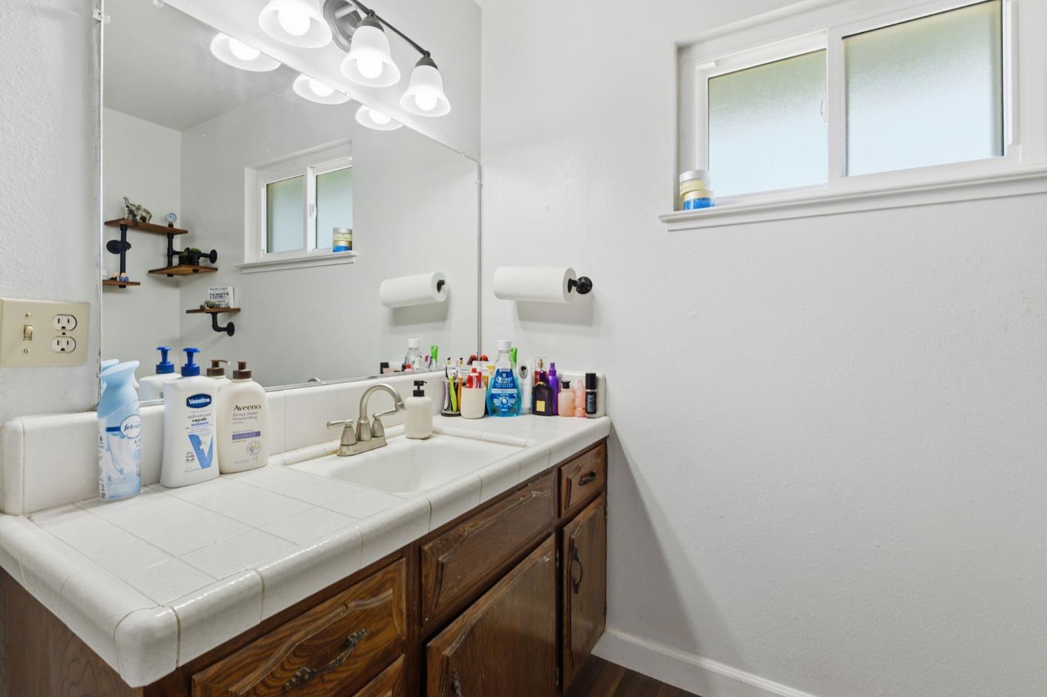 5792 W Olive Ave, Fresno, CA 93722