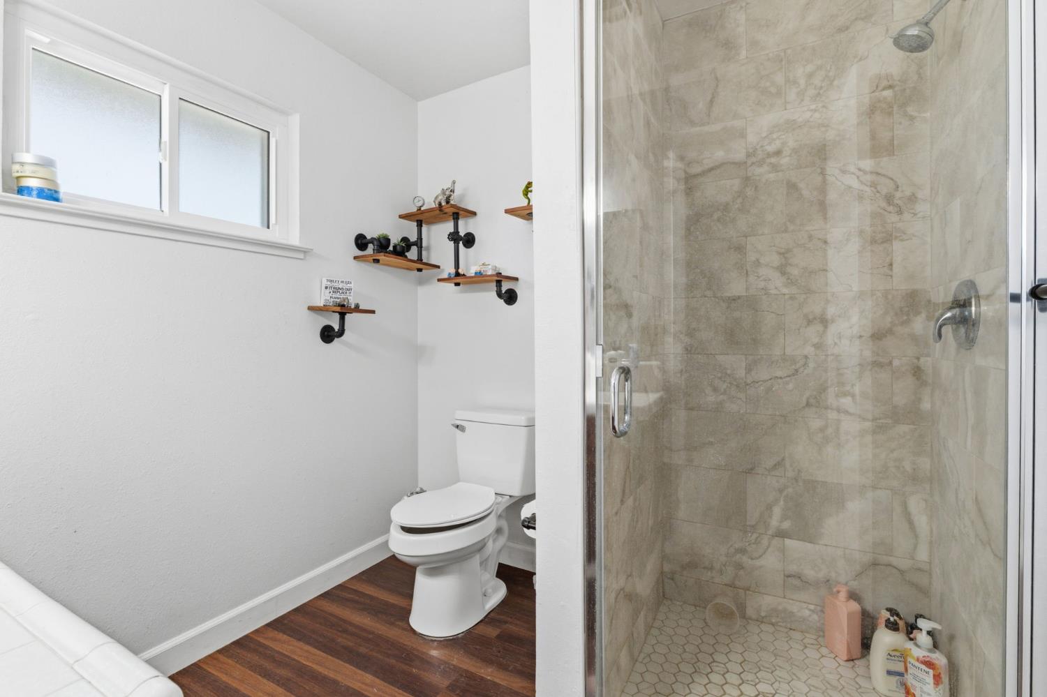 5792 W Olive Ave, Fresno, CA 93722