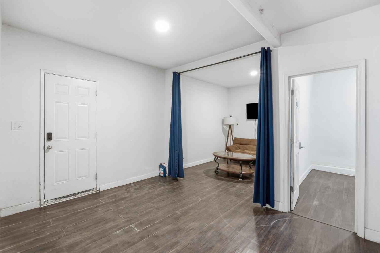 5792 W Olive Ave, Fresno, CA 93722