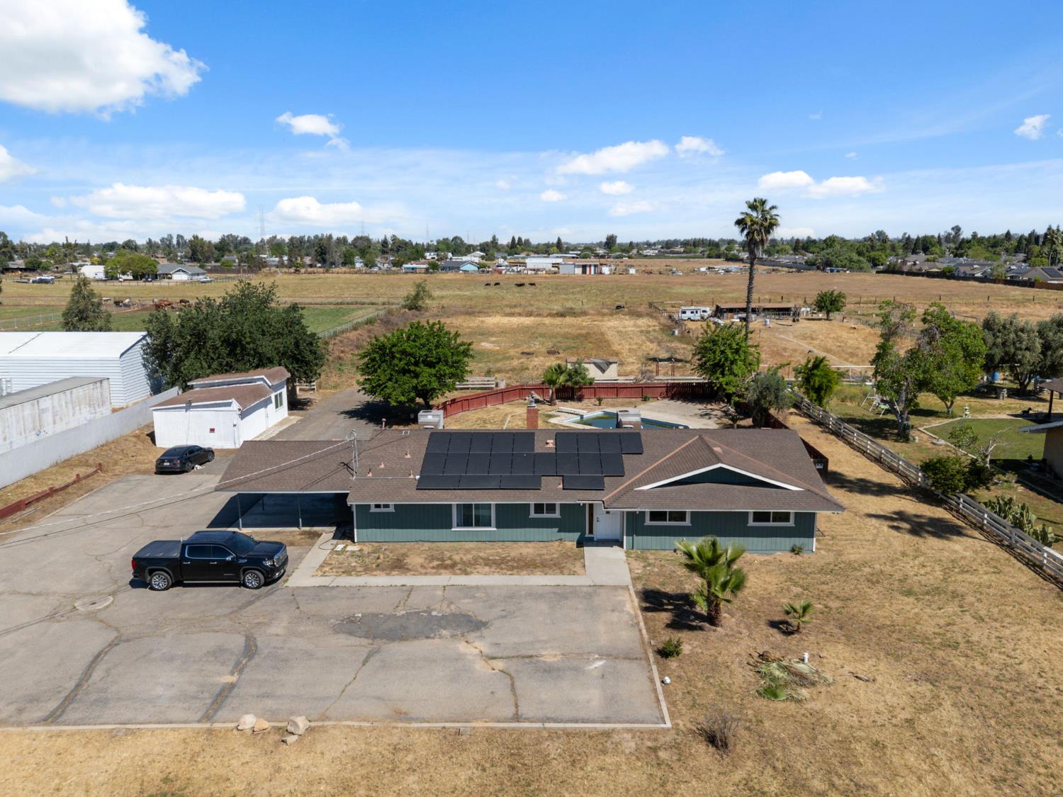 5792 W Olive Ave, Fresno, CA 93722