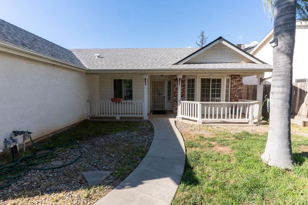 2315 Magill Ave, Clovis, CA 93611