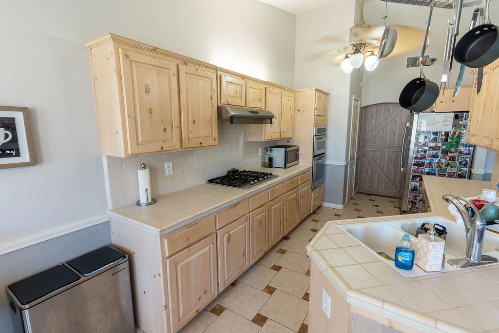 2315 Magill Ave, Clovis, CA 93611