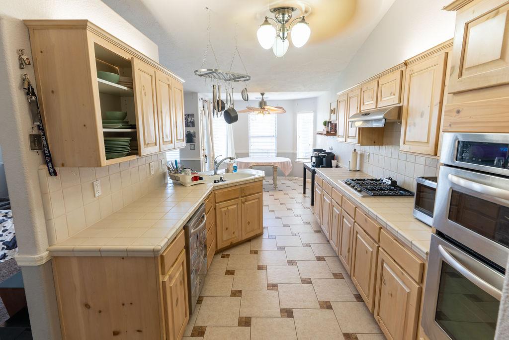 2315 Magill Ave, Clovis, CA 93611