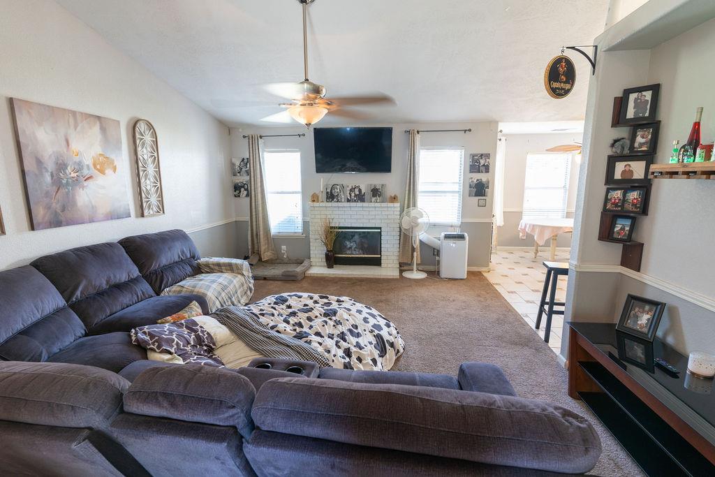 2315 Magill Ave, Clovis, CA 93611