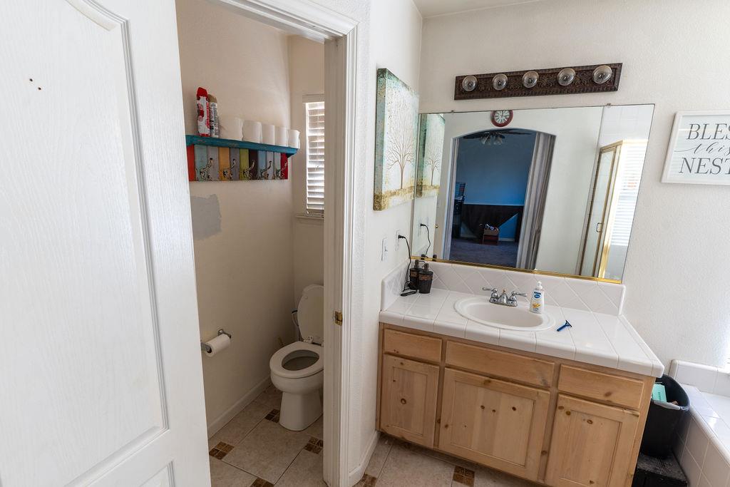 2315 Magill Ave, Clovis, CA 93611