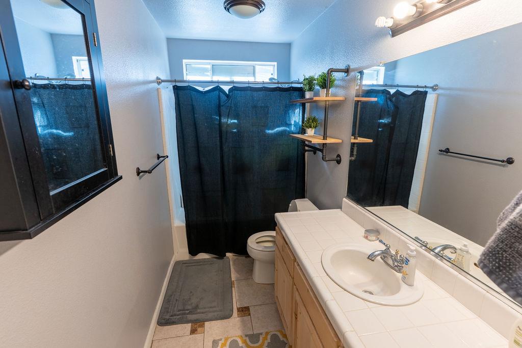 2315 Magill Ave, Clovis, CA 93611