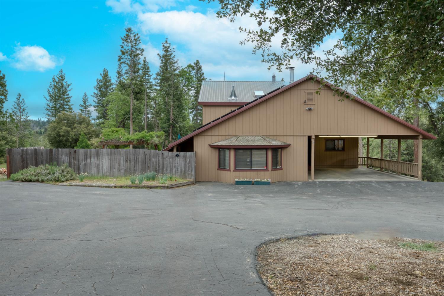42123 Auberry Rd, Auberry, CA 93602
