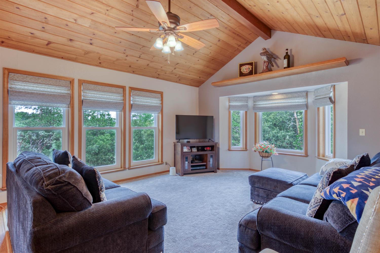 42123 Auberry Rd, Auberry, CA 93602