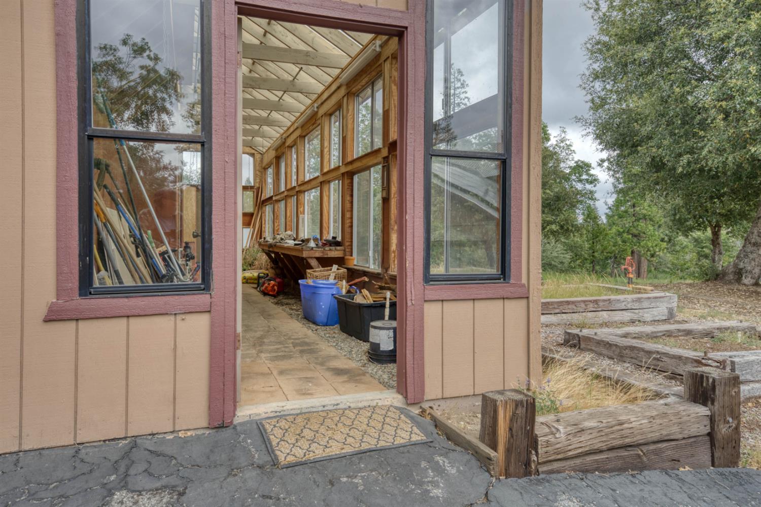 42123 Auberry Rd, Auberry, CA 93602