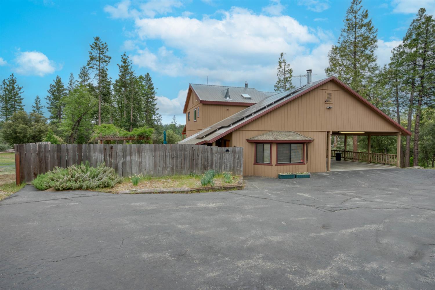 42123 Auberry Rd, Auberry, CA 93602